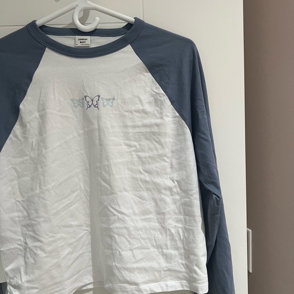 BNWT ARITIZA BUTTERFLY LONG SLEEVE - Picture 2 of 4